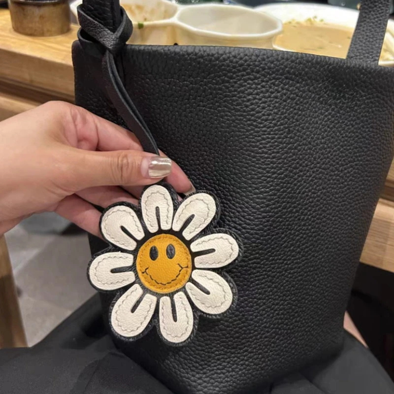 1pc Sunflower joyful Face Flow - Car Accessories Gift Ideas ulasan dan harga
